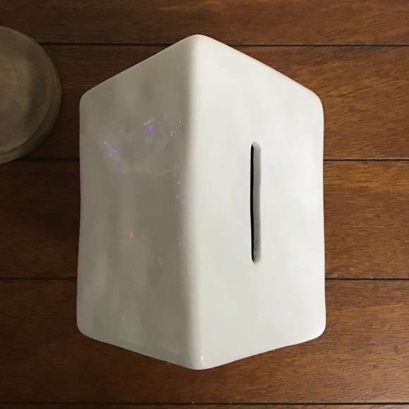 Rae Dunn Honeymoon Fund Piggy Bank NWOT - Picture 4 of 6